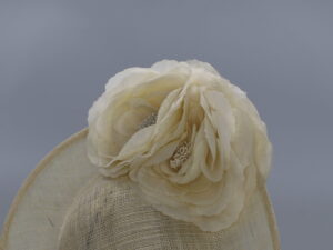 Ivory Fascinator with Three Silk Flowers