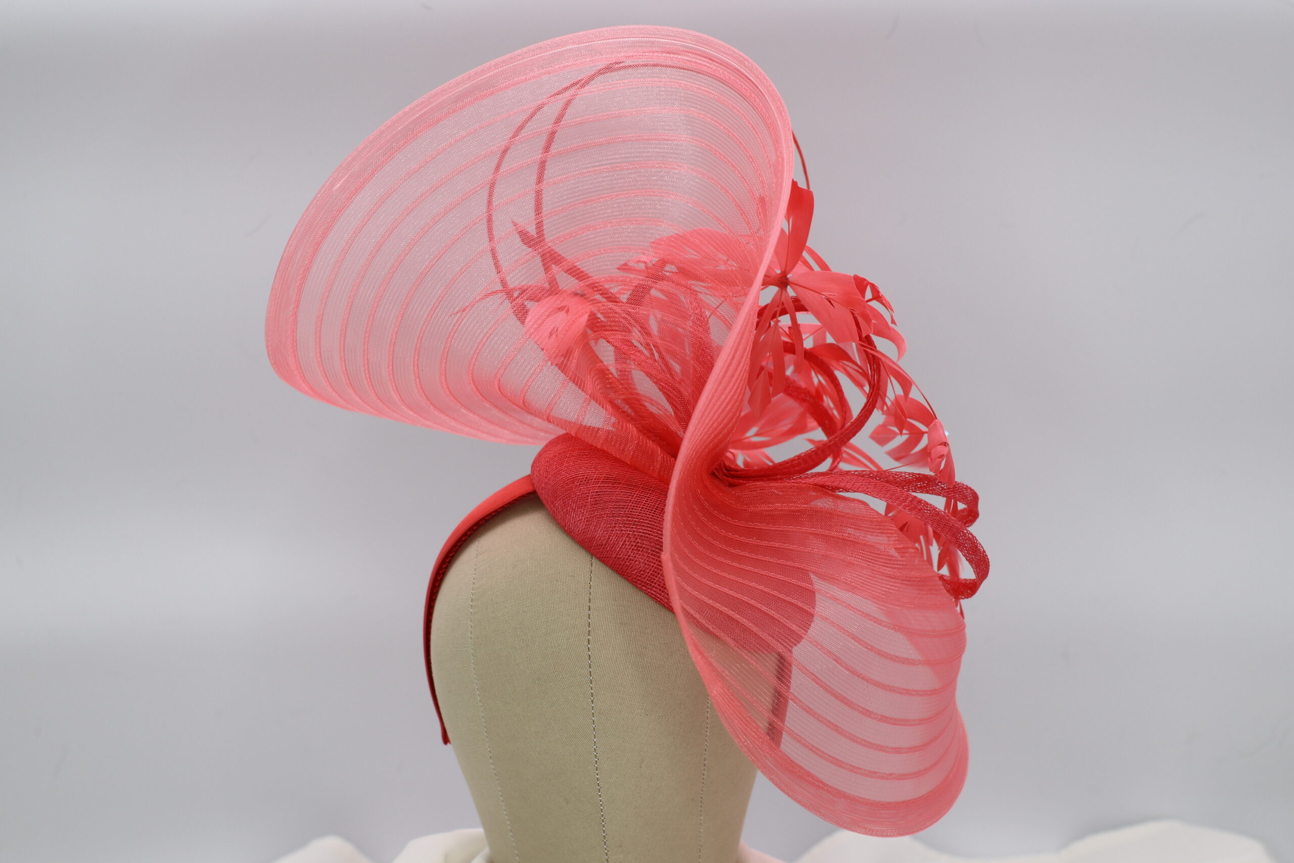 Read more about the article Why should you wear pink on Kentucky Oaks Day? 
